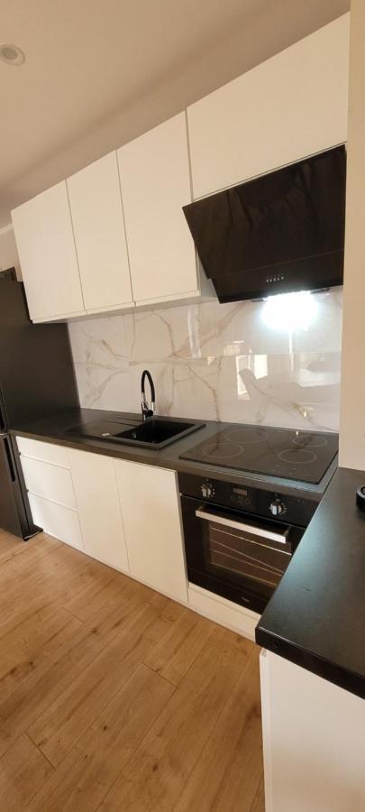 Sloneczny Apartament Z Ogrodkiem Гданск Екстериор снимка